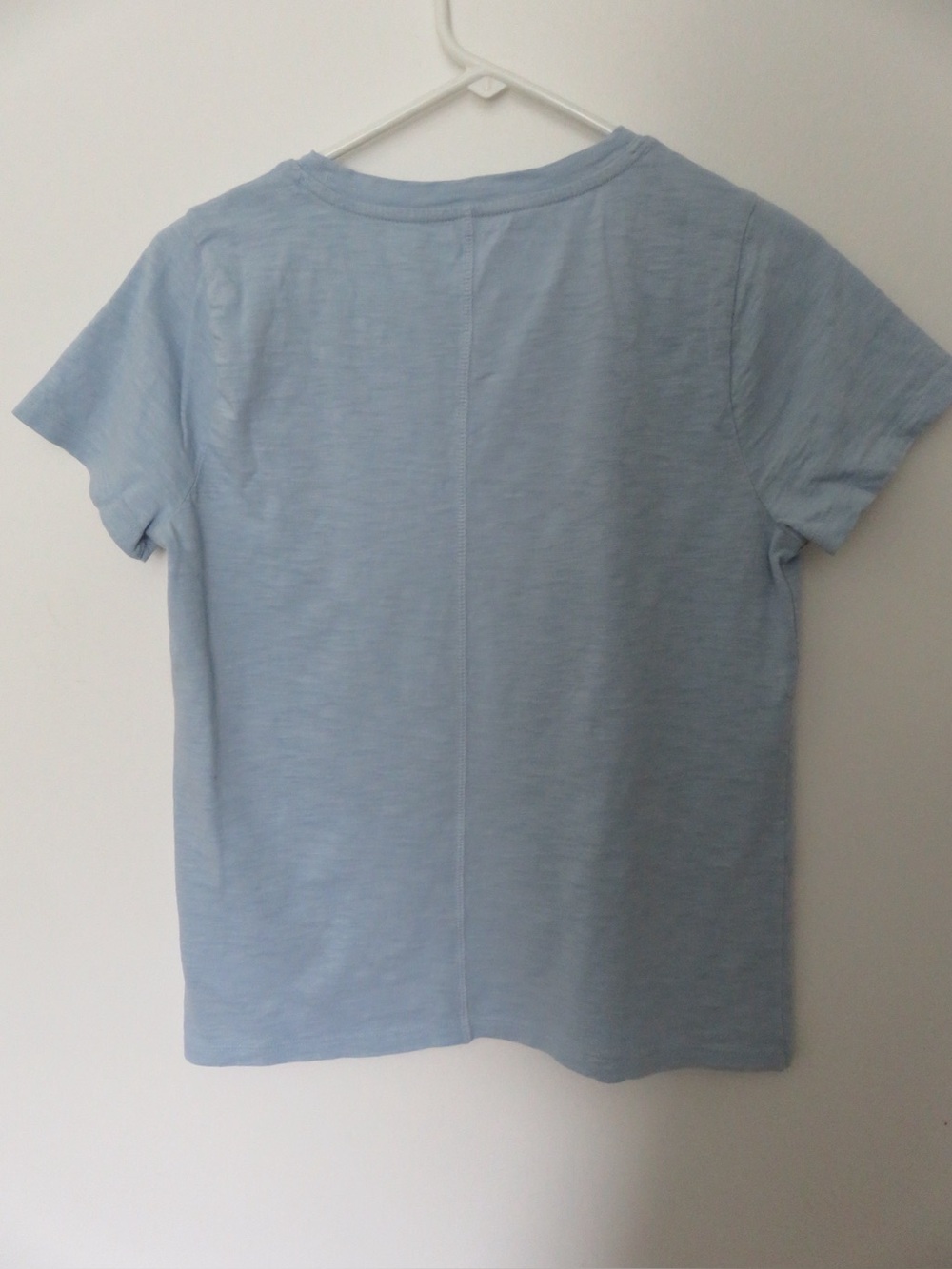 Pale blue basic t-shirt - Picture 2 of 3